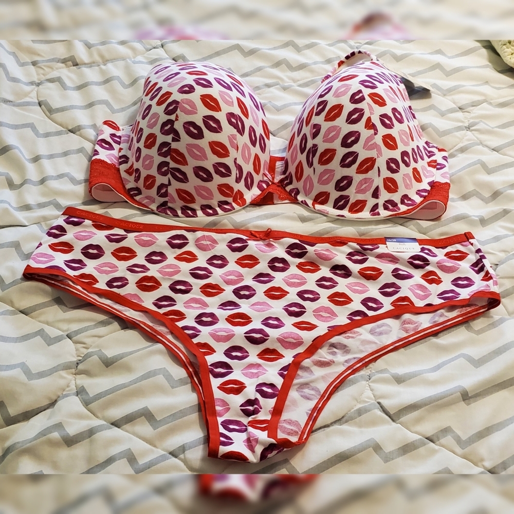 Cacique Bra and Panty Set